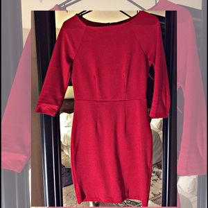 Limited Red Quarter Sleeve Midi Dress